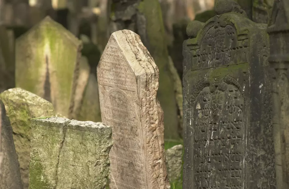 This Oklahoma Cemetery is Haunted By The Ghosts of Christmas Past